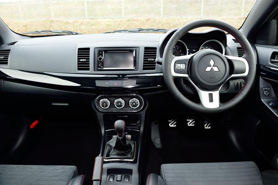  Mitsubishi Lancer Evolution X Final Edition 2015 года  (фото 22 из 30)